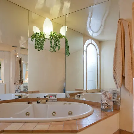 In Trevi Fouintain View شقة