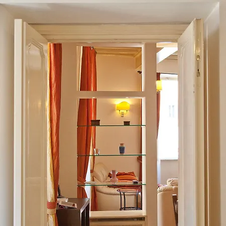 شقة In Trevi Fouintain View *