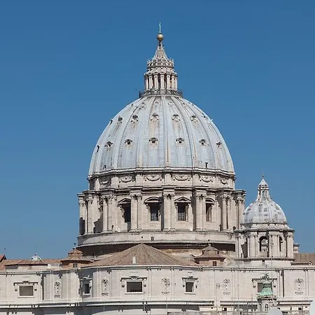 Rental In Rome Trevi Fouintain View Apartment *